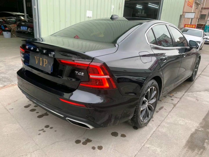 中山20年沃尔沃S60L8