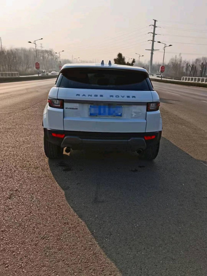 枣庄17年路虎极光7