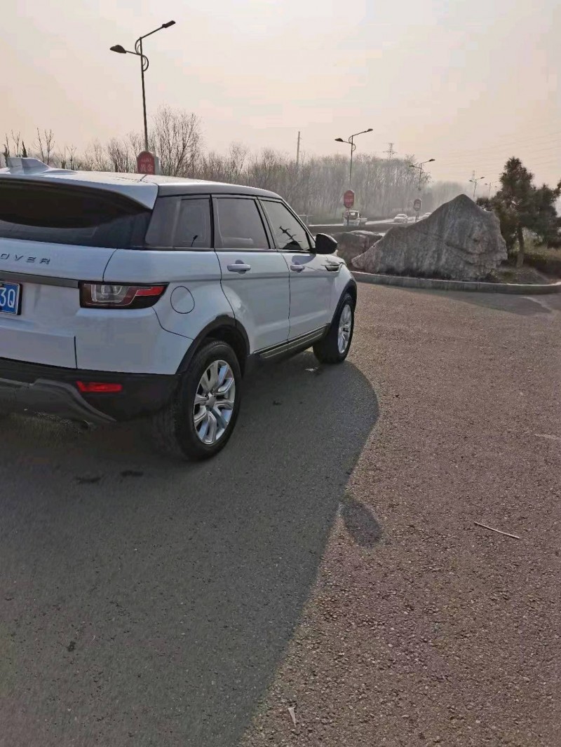 枣庄17年路虎极光5