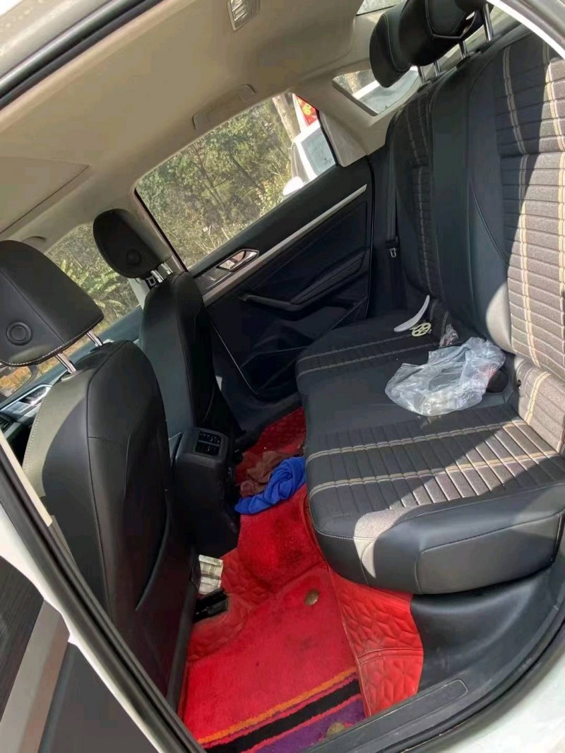 济南21年大众朗逸5