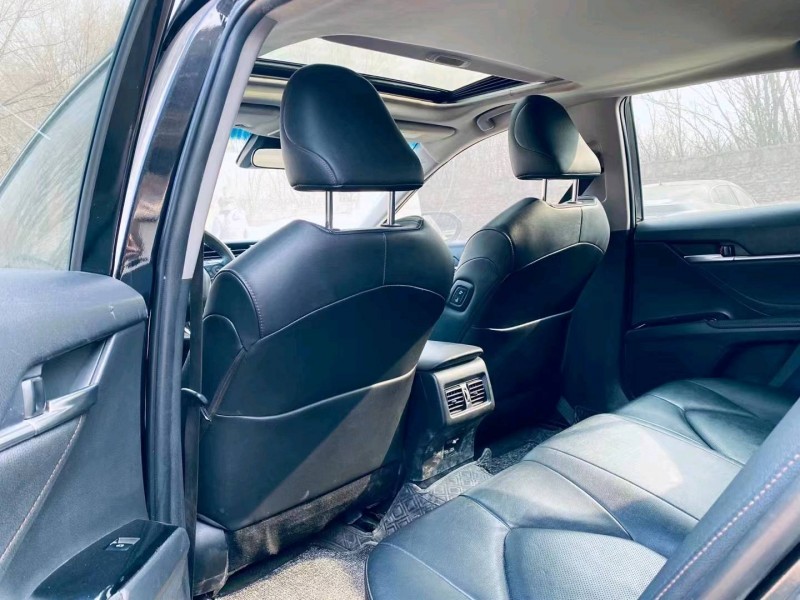 济南21年丰田凯美瑞5