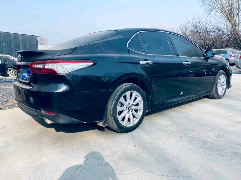 济南21年丰田凯美瑞8