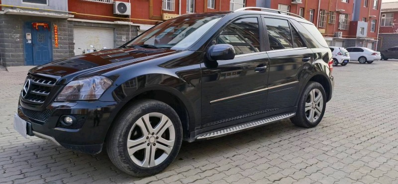 东营10年奔驰ML7