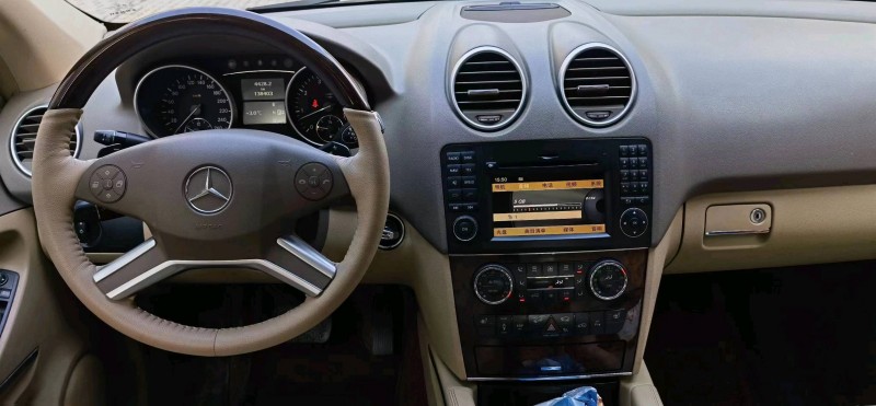 东营10年奔驰ML2