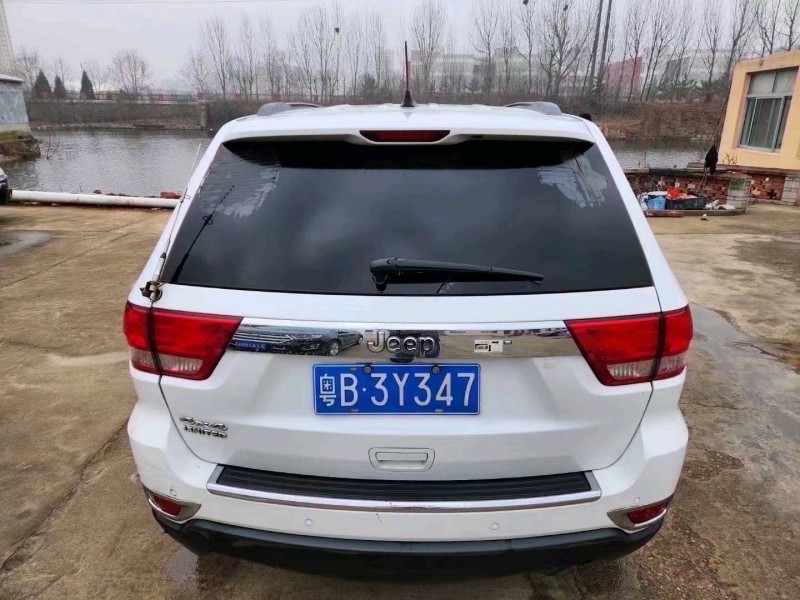 枣庄13年Jeep大切诺基4