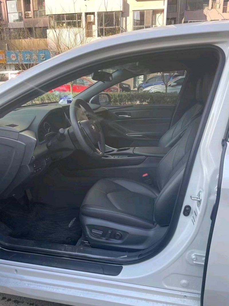 邯郸22年丰田亚洲龙2