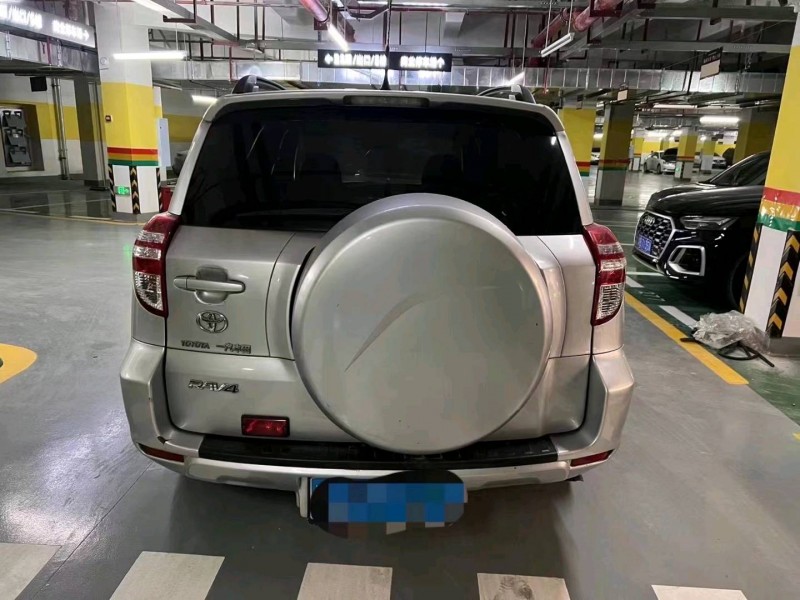 邯郸13年丰田RAV43