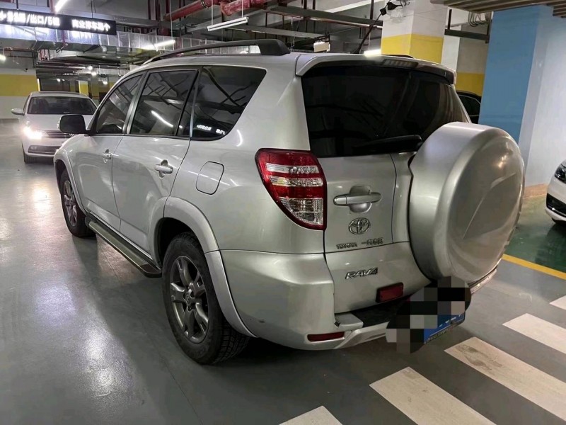 邯郸13年丰田RAV46