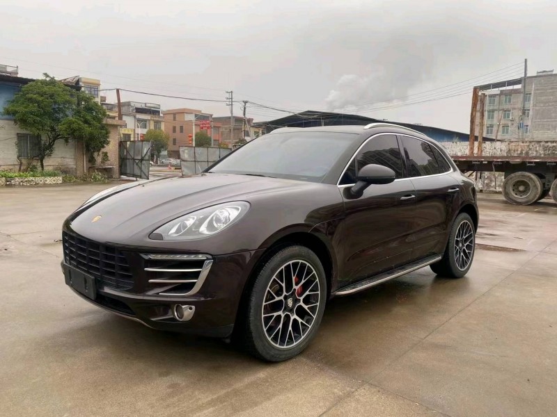 广州16年保时捷Macan7