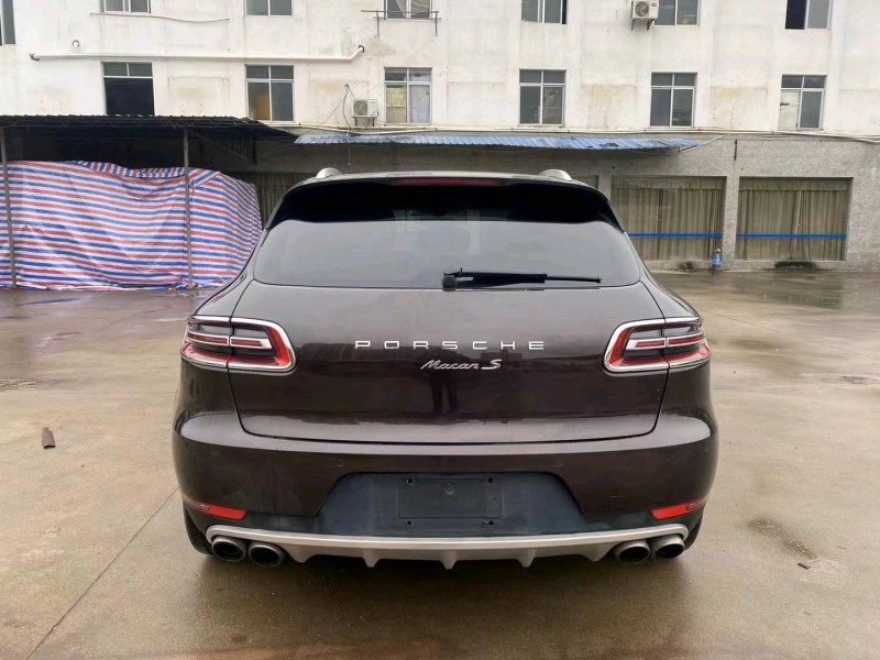 广州16年保时捷Macan1