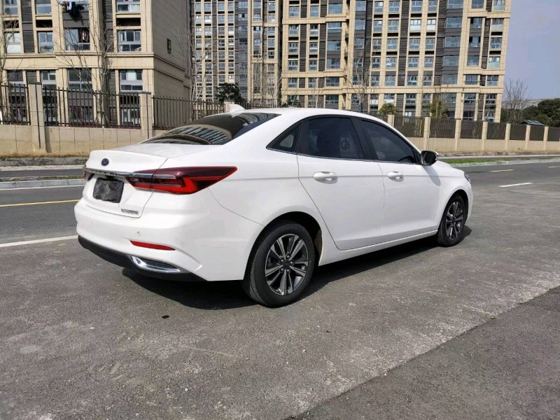 苏州22年福特福睿斯9