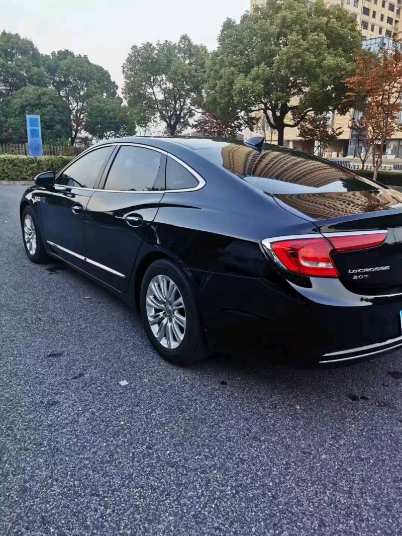 苏州16年别克君越4