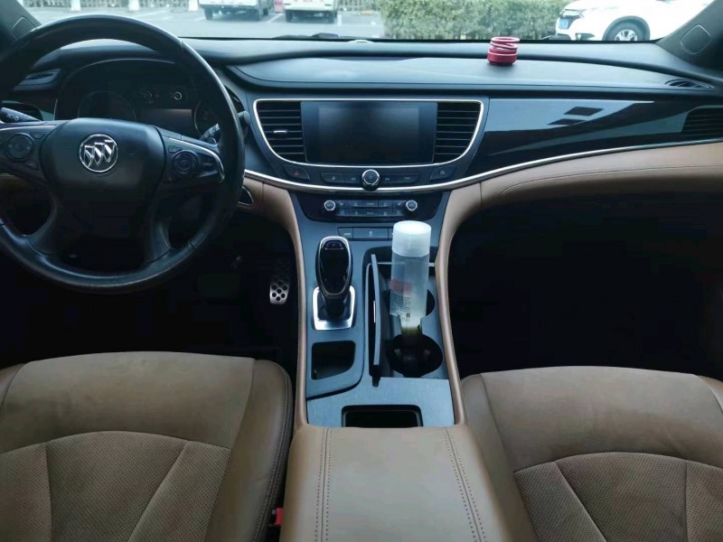 苏州16年别克君越8