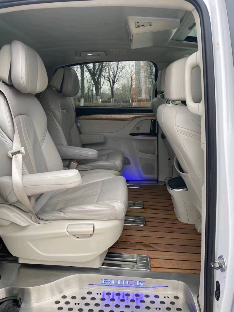 徐州17年别克GL84