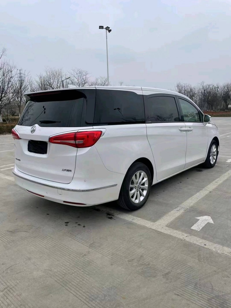 徐州17年别克GL82