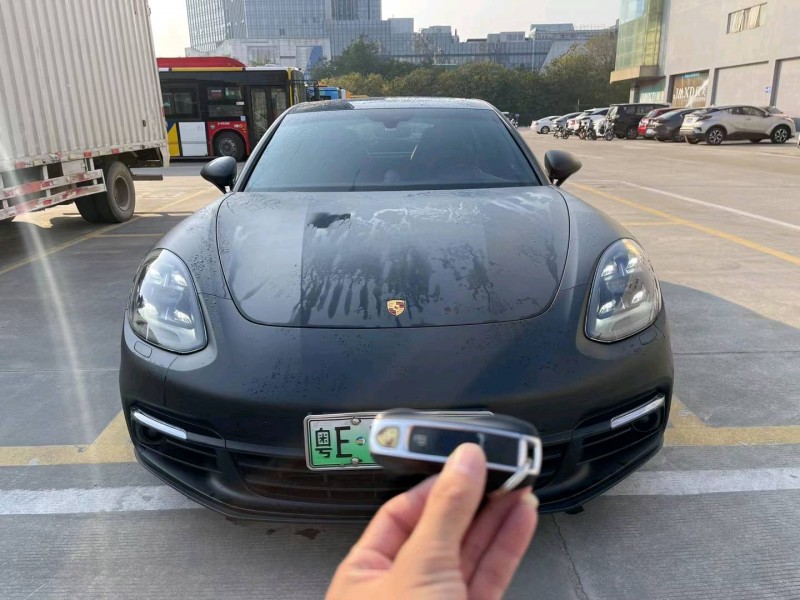 广州19年保时捷帕拉梅拉1