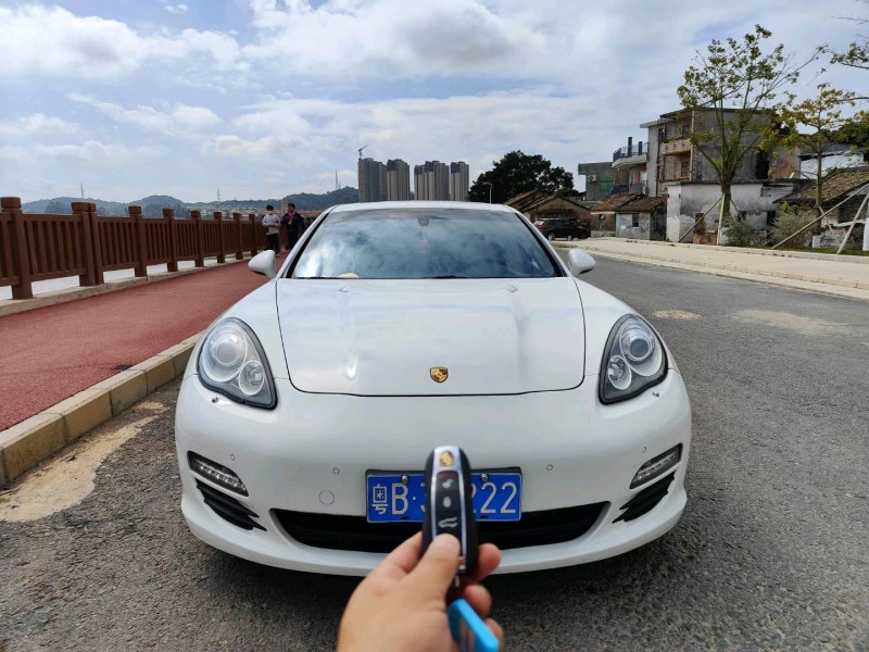 广州11年保时捷帕拉梅拉1