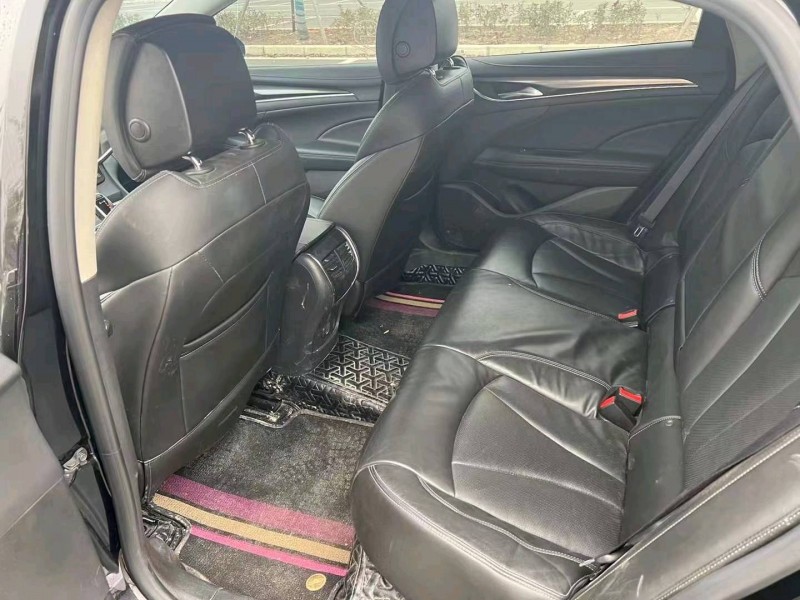 徐州20年别克君越3