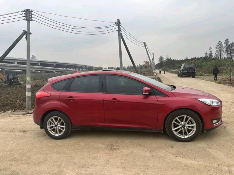 珠海16年福特福克斯6