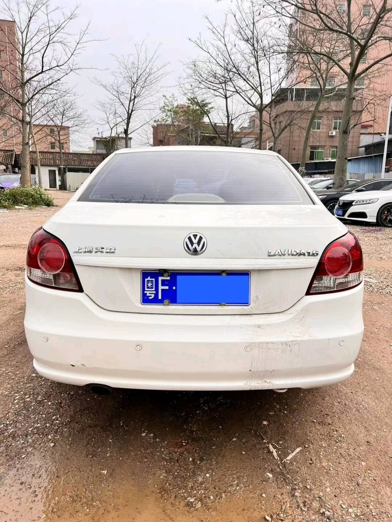广州14年大众朗逸9