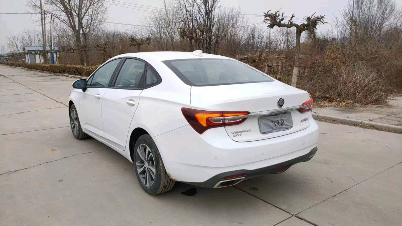 邯郸21年别克威朗8