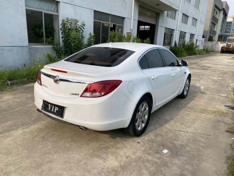 苏州13年别克君威8