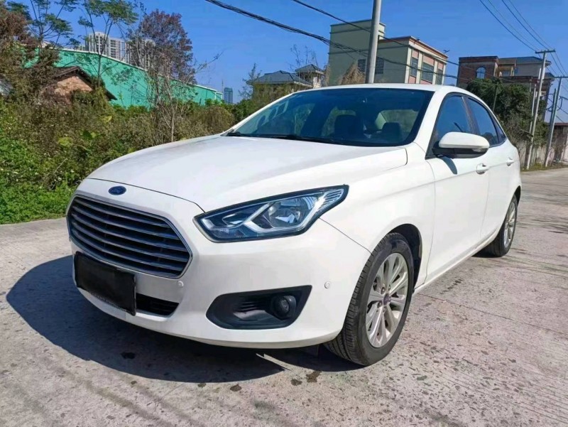 珠海18年福特福睿斯9