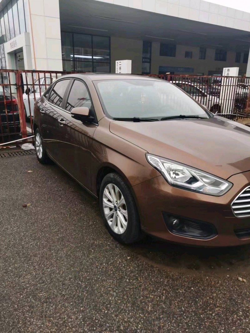 常州18年福特福睿斯2