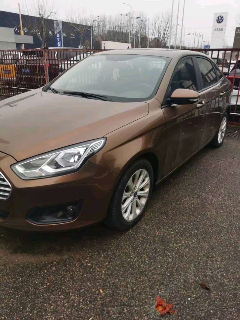 常州18年福特福睿斯1