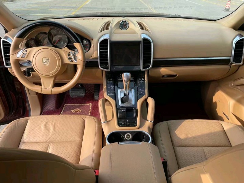 淮南13年保时捷卡宴3