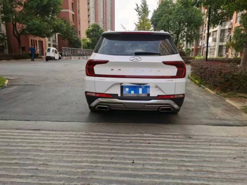 淮南19年现代新胜达5