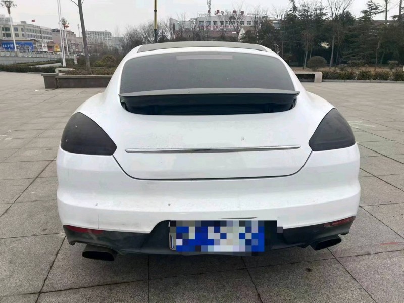 枣庄12年保时捷帕拉梅拉9