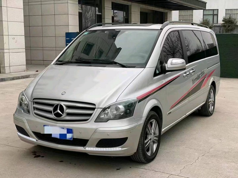 东营13年奔驰唯雅诺2