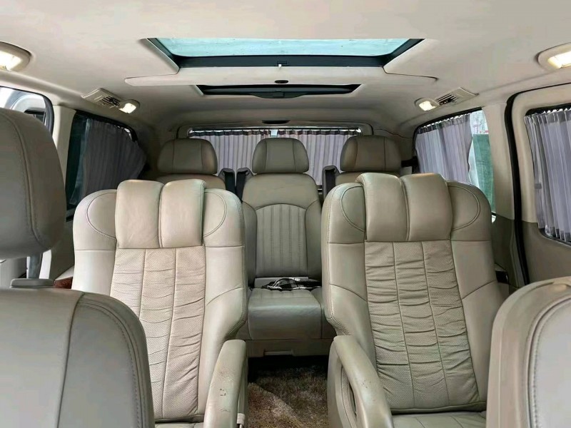 东营13年奔驰唯雅诺5