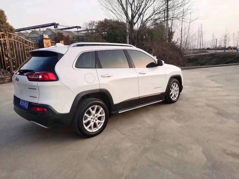 苏州18年Jeep自由光5