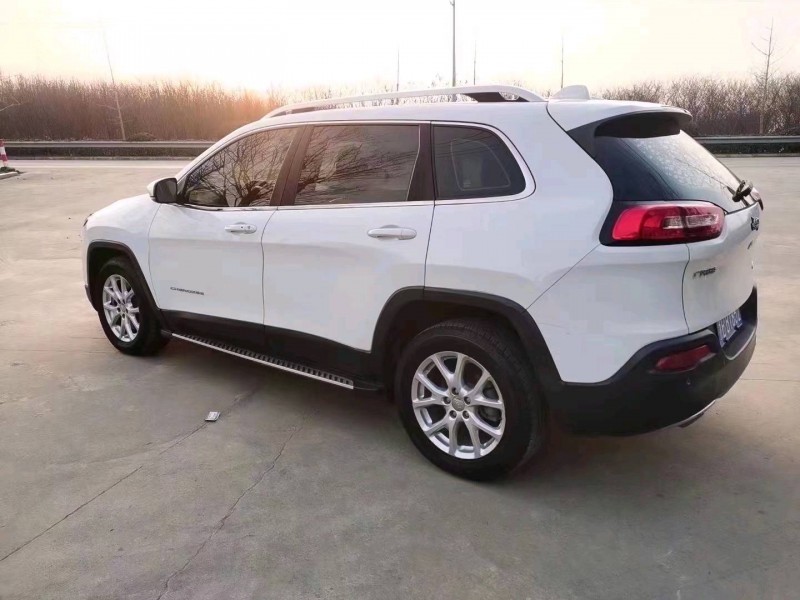 苏州18年Jeep自由光4