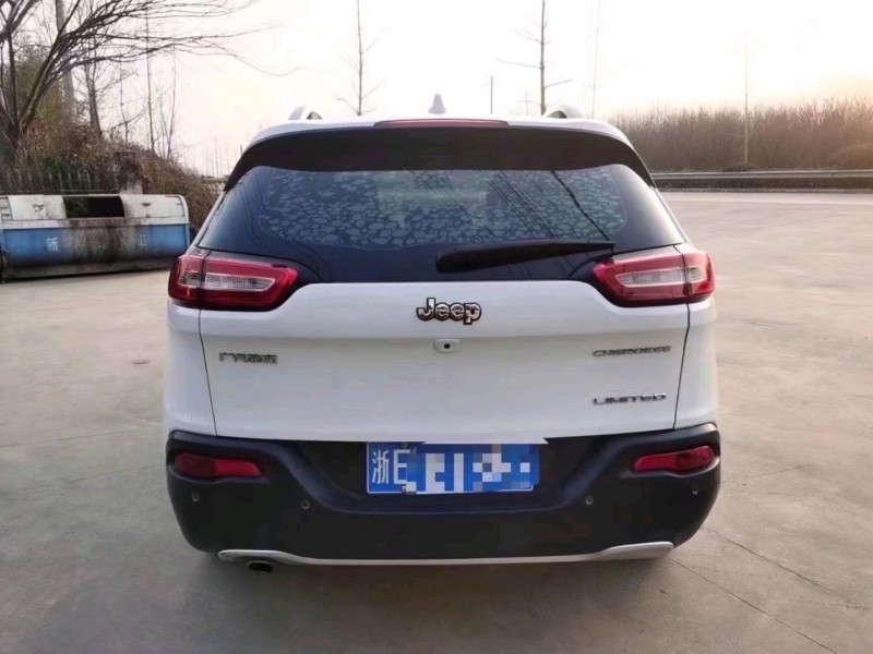 苏州18年Jeep自由光3