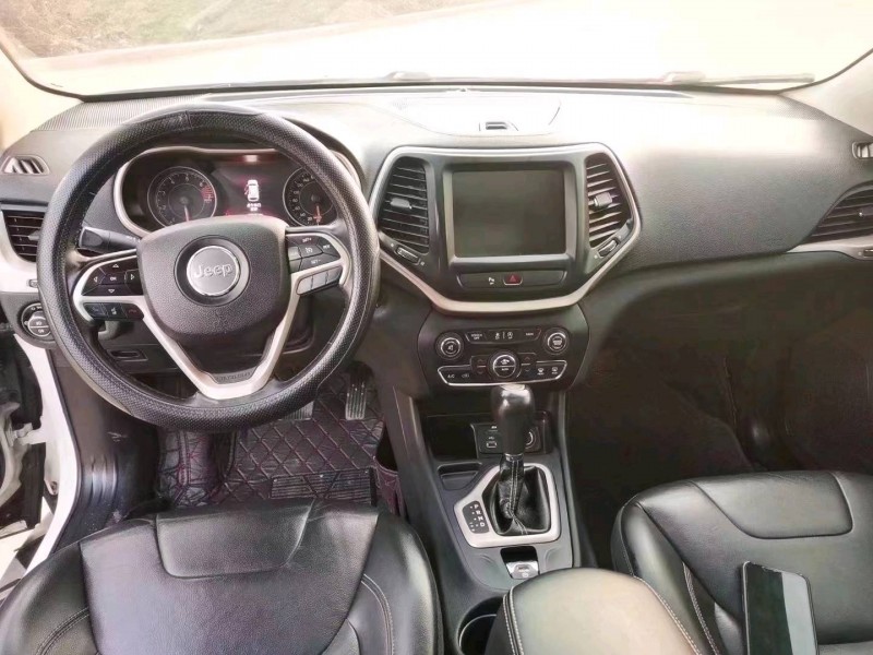 苏州18年Jeep自由光1