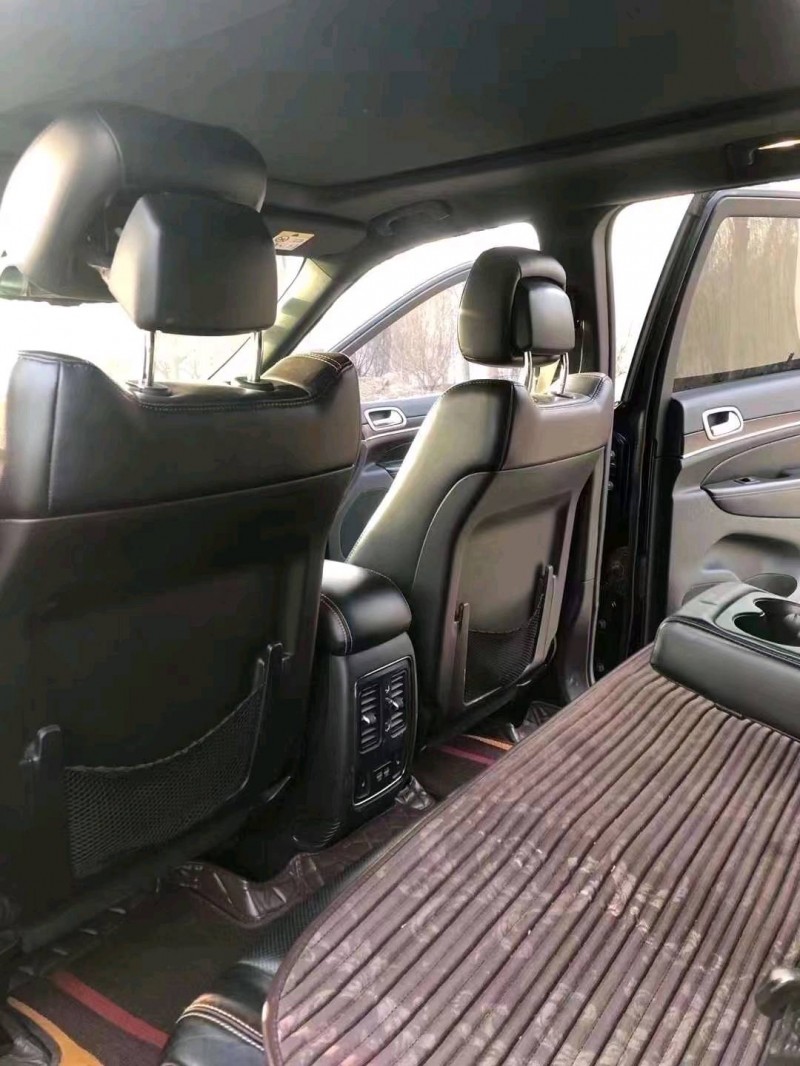 枣庄14年Jeep大切诺基9