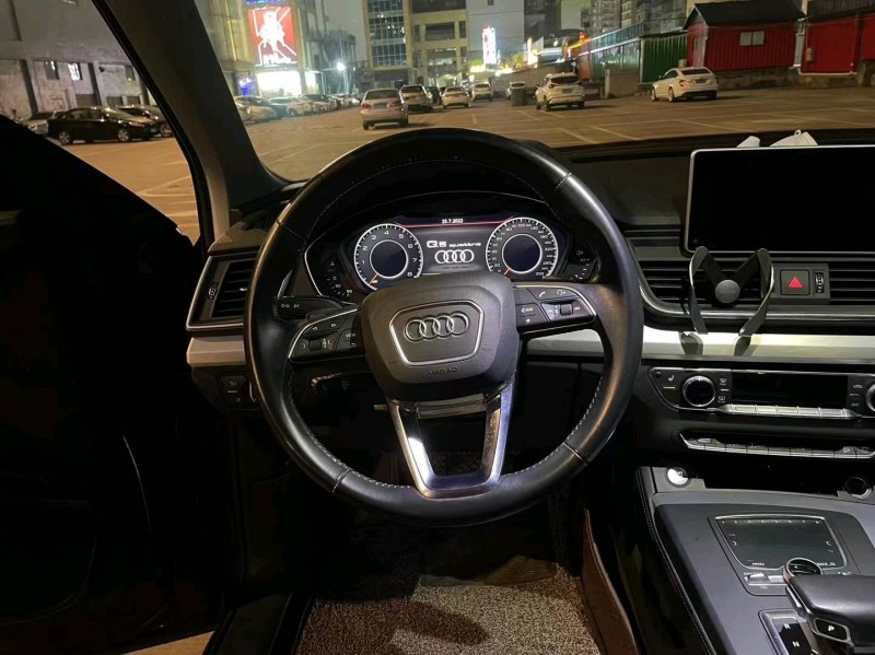 广州19年奥迪Q54