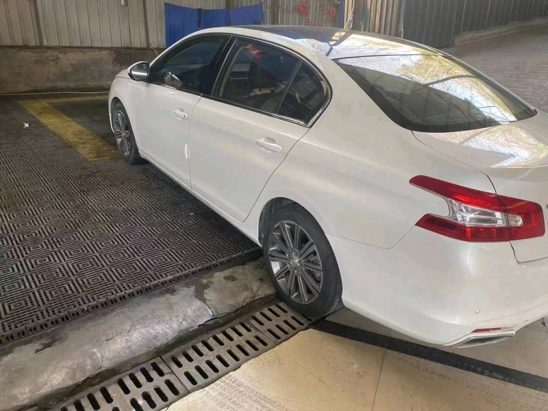 成都15年标致4085