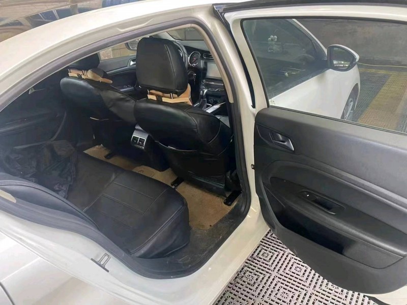 成都15年标致4087