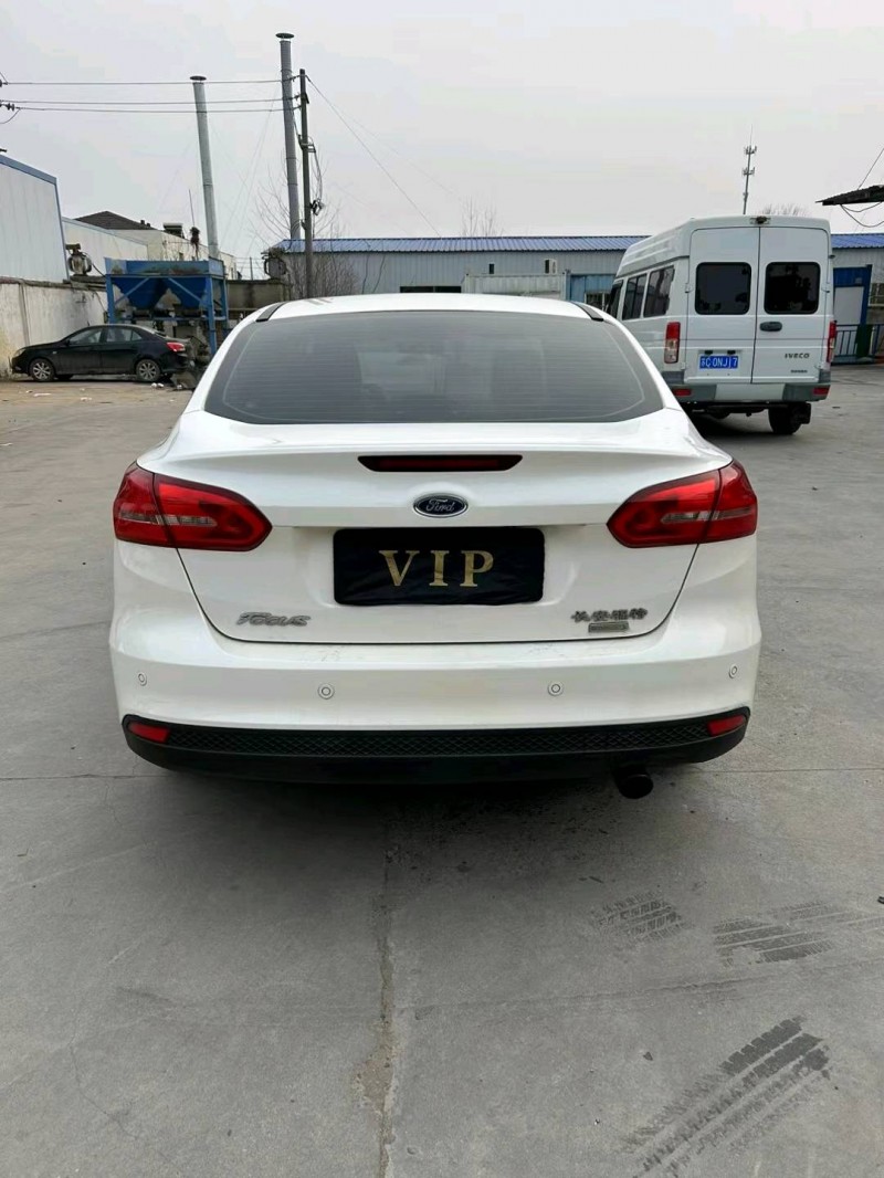 宿迁15年福特福克斯9