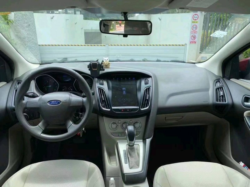 珠海16年福特福克斯4