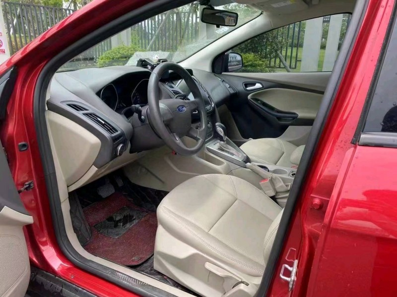 珠海16年福特福克斯7