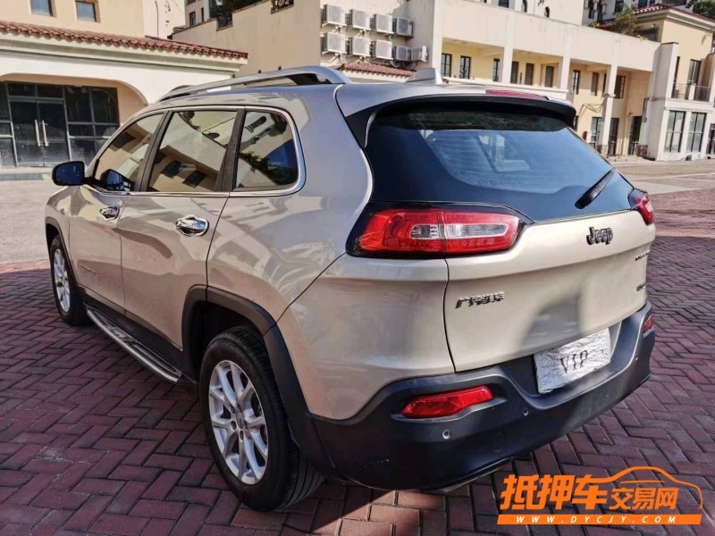 珠海17年Jeep自由光5