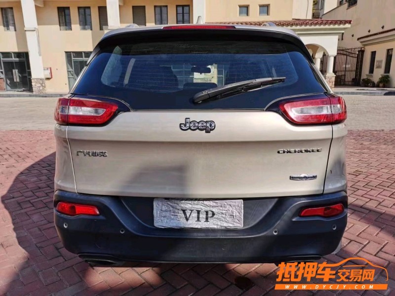 珠海17年Jeep自由光9