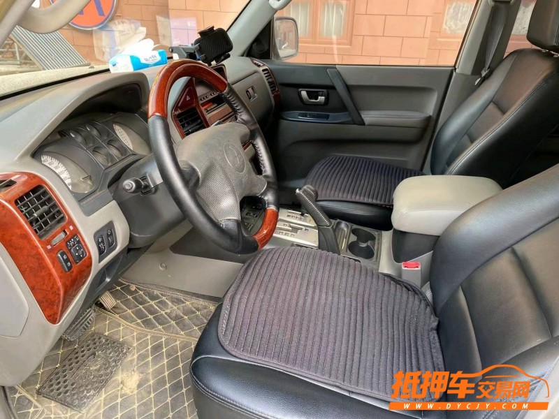 邯郸09年三菱帕杰罗8