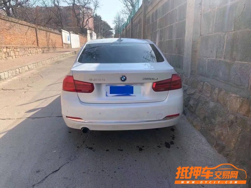 济南17年宝马3系9