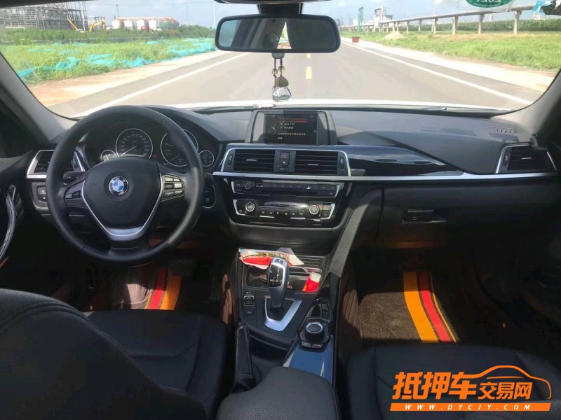 济宁17年宝马3系4